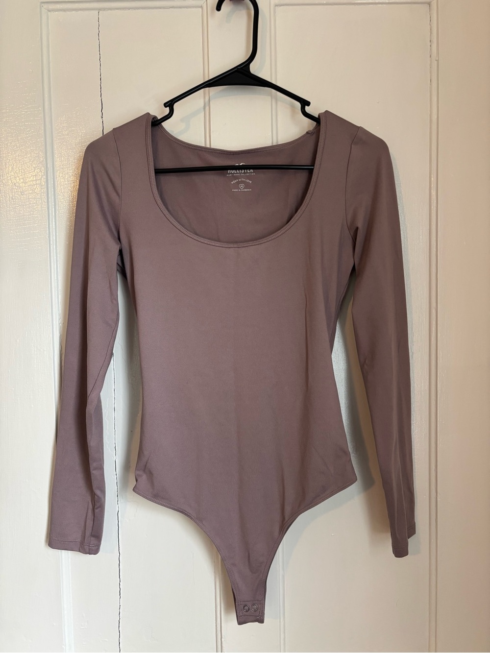 Hollister Long Sleeve Scoop Neck Bodysuit - Mauve